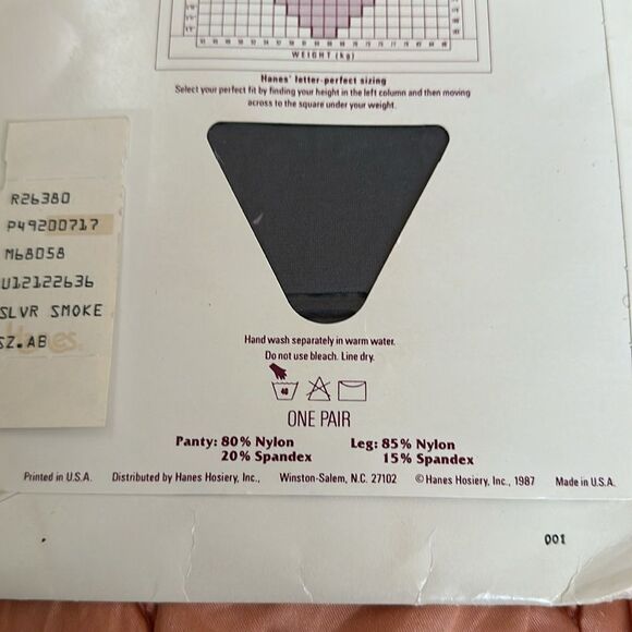 Vintage 1987 new in packaging Hanes Silk Reflections control top pantyhose - Picture 5 of 5
